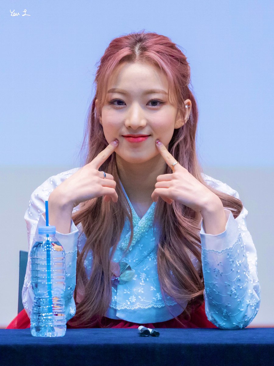 YOUIWE0424's tweet photo. ❤️HAPPY YOUI DAY❤️

智灦生日快樂🎂

#HBDYOUI
#LovelyYOUIday
#HappyYOUIday
#드림노트 #유아이
#DreamNote #YOUI
#김지현 #KimJihyeon
#PageTW

@iMe_Dreamnote https://t.co/sujKz4O8e2