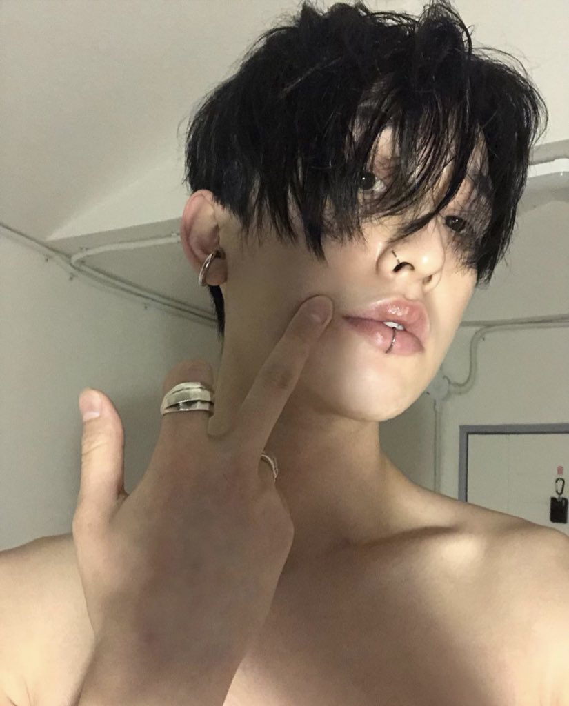 phulhor's tweet photo. ผู้เกาหลีสายแบด🇰🇷

Instagram : woongbi_ ♡ https://t.co/CmYAXI8HfN