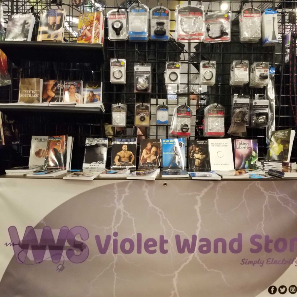 #tbt to CLAW 19... Also throwing back to outside. Stay safe, kids! 💜⚡