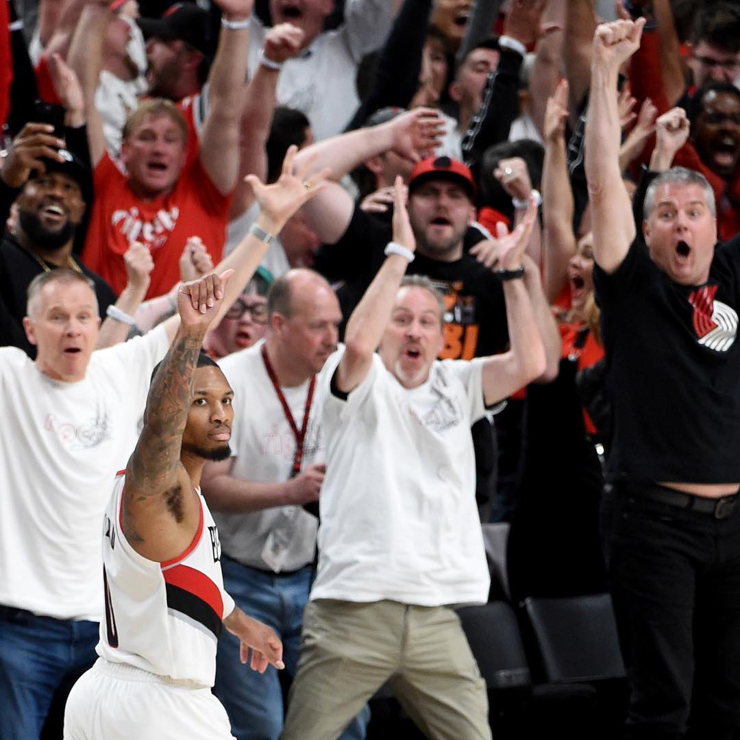 brkicks's tweet image. A year ago @Dame_Lillard hit this shot wearing the Adidas Dame 5 ⌚️👋