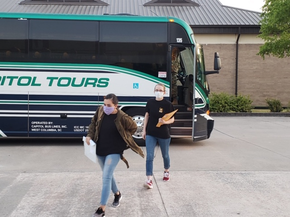 fortjackson's tweet image. First wave of trainees arrive at 120th Adjutant General Battalion Reception to begin their journey to #BasicCombatTraining Every arrival must go through 2+8 Training
@PaulFunk2
  
@TradocDCG
 
@TRADOC
 #SocialDistanceEnhancedTraining #VictoryStartsHere #TRADOCPlus