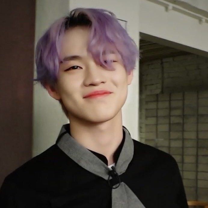 Chenle as castagnole- sweet and sugary- soft and squishy- my favourite Mardì Gras dessert - it's impossible to eat just one- without castagnole it isn't truly mardì gras- kinda addictive - filled or empty they always taste good- happiness in a sugary ball