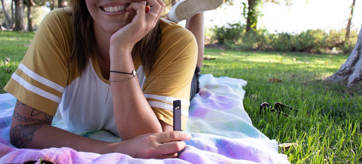 meetfluux's tweet photo. 55 million people expected to be vaping in 2020. What percentage of those 55 million do you think lost their vape? If you’re tired of losing your vape, it sounds like you need a #FLUUX case. https://t.co/kaxGfm6Hn6 https://t.co/G2UBf0JuZv