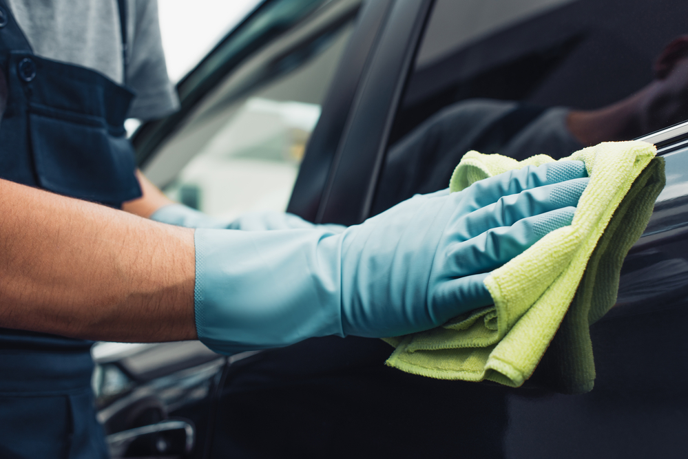 VictoryLaneOil's tweet photo. What are your tips to cleaning and disinfecting your vehicles?  Check out what these experts say:   https://t.co/OcHvSfrtNV https://t.co/hcPTVYZxAR