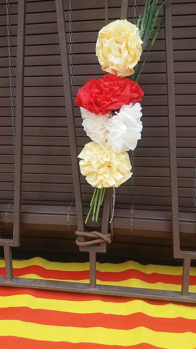 PepArgelich's tweet photo. Diada confinament de Sant Jordi a #Orpí (Anoia)
L' Ajuntament d'Orpí fa arribar roses i llibres als seus convilatans. 
Roses casolanes als carrers.🌷📖 #SantJordi
@anoiadiari @324cat @infoanoia @rac1 @VeuAnoia #SantJordi2020 #santjordi @CatalunyaRadio #anoiaturisme https://t.co/PJ9jnvz4Wk