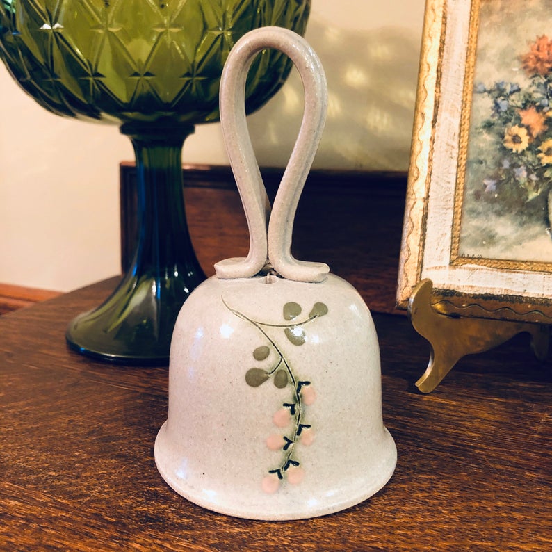 ZendingMachine1's tweet photo. Rare #MPM Mountain Meadows #Pottery #Bell Spring Flower #Vintage 1980's Ceramic #Decor Table Accent | Etsy https://t.co/dzH4AJrLJb #dinnerbell #mountainmeadows #vintagepottery #etsy #mothersdaygift #stepmomgift #quarantinegift https://t.co/w7ZOVWC0uH