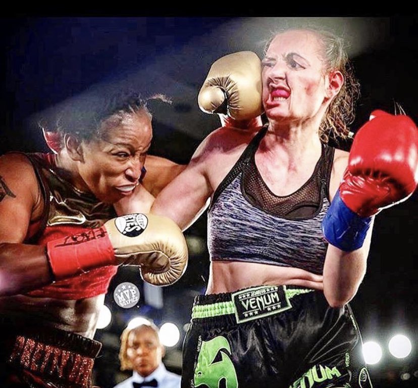 Caption this 😏.⁣
⁣#throwback #girlfight #girlfighters #girlfighter #womensboxing #boxing #boxingworkout #boxingdrills #boxerlife #boxerlifestyle #boxing