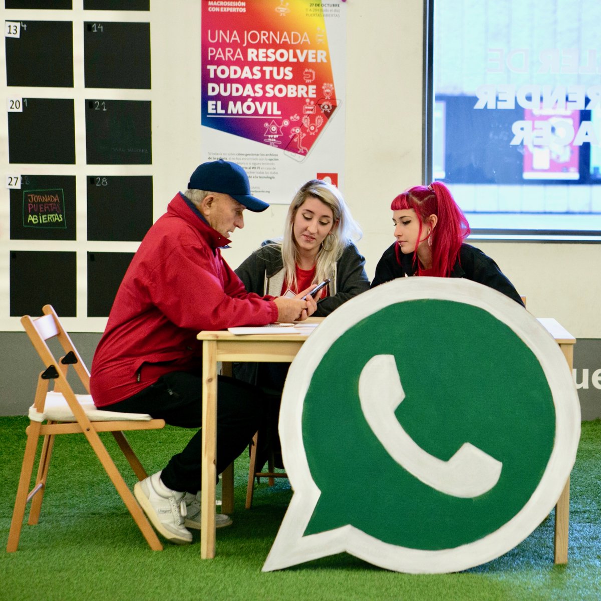 Hoy nos hemos enterado de que WhatsApp nos permitirá hacer videollamadas hasta con 8 personas!!
.
Como bien saben nuestros voluntari@s, WhatsApp siempre es nuestra elección para hacer videollamadas y la que más nos facilita conectar con nuestros mayores!!