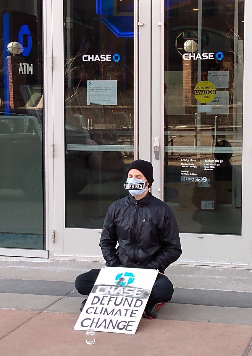 I'm meditating in front of <a href="/Chase/">Chase</a> in prayerful-action for it to respect Indigenous rights, #StopLine3 and #DefundClimateChange. 

#ProtectTheSacred #WaterIsLife #StopTheMoneyPipeline