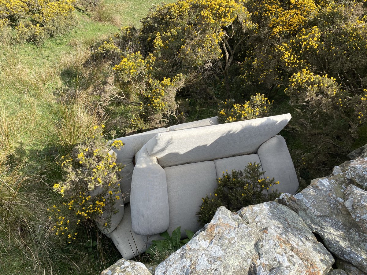 Memphiskingbfc's tweet photo. Fly tipping ☹️😡 https://t.co/KGk5s056R1