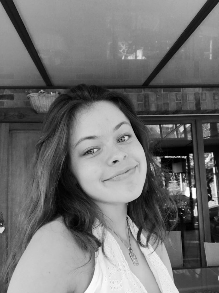 HuretLouanne's tweet image. j’repense a cette nuit, posés devant les étoiles