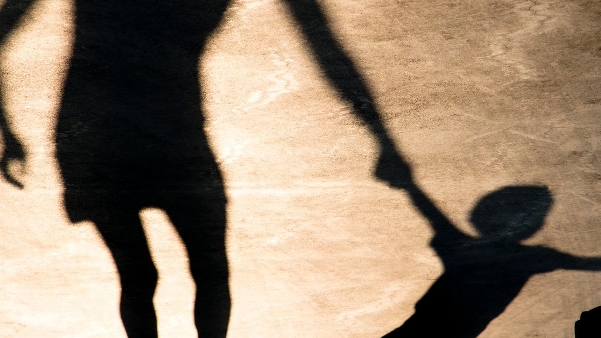 'Our #Kids Are Desperately Lonely In Lockdown. Here Are 10 Ways to Help' on <a href="/HPUKParents/">HuffPost UK Parents</a>  #parenting #ParentingInLockdown  buff.ly/3arWsyO