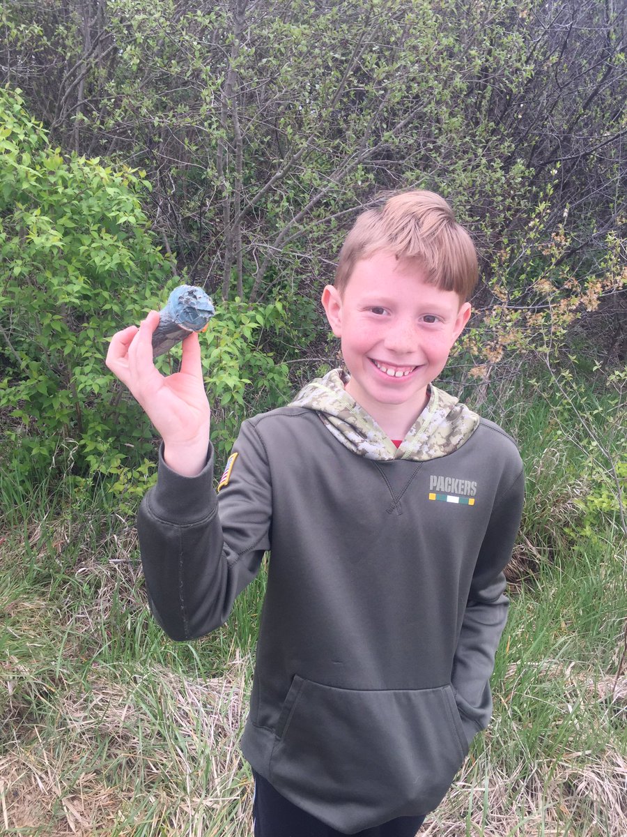 Staerkel1st's tweet photo. My Kid learned about Geocaching on iReady Reading.  So we dove In and tried it. @LIBERTYSCHOOLS @KBElementary @MrsGoldyGrade3 https://t.co/aPUXs57T0W