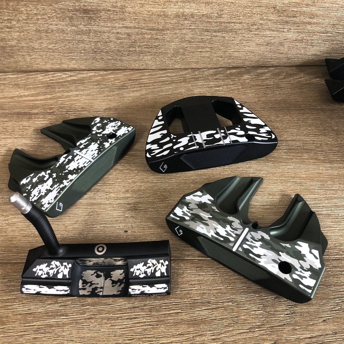 Argolf_France's tweet photo. Voici une de nos éditions limitées de putters Argolf, mallets et lames personnalisées (gravure laser).
Nos options sont illimitées.
Pour toute demande d’informations ou de devis, contactez-nous a sonia.colas@argolf.fr ou https://t.co/ZbcF0U9QtP https://t.co/HBrulfuSUk