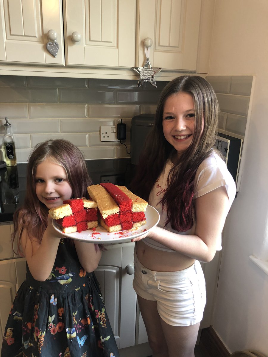 merwilliams01's tweet image. St David’s day cake 🍰 @LittledeanSch