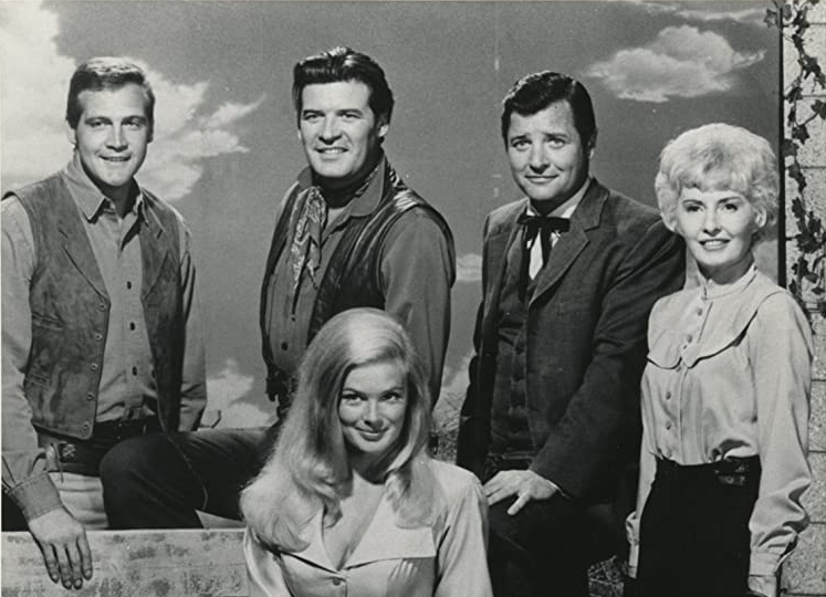 Happy birthday to Lee Majors, turning 81 today.  Here he is with the cast of  