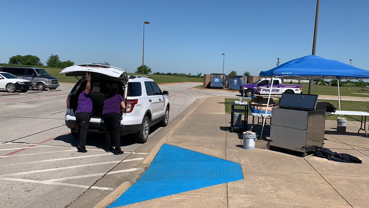 Lillian Elementary!! Cafeteria ladies from AEN always working hard to make sure these families stay fed...