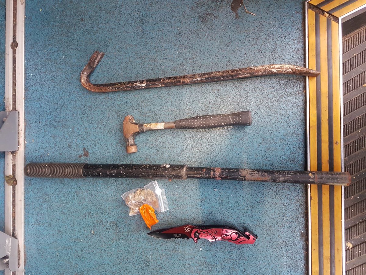 MPSNewham's tweet photo. One lucky house had #NTTSouth &amp; North surprise them at 4:30am. 1 Male arrested for firearm offences. After, we conducted an intelligence led weapon sweep. A knife and cannabis were among items found. We’re always looking for people to suprise in the morning! #itcouldbeyou https://t.co/N39Z6kflF9