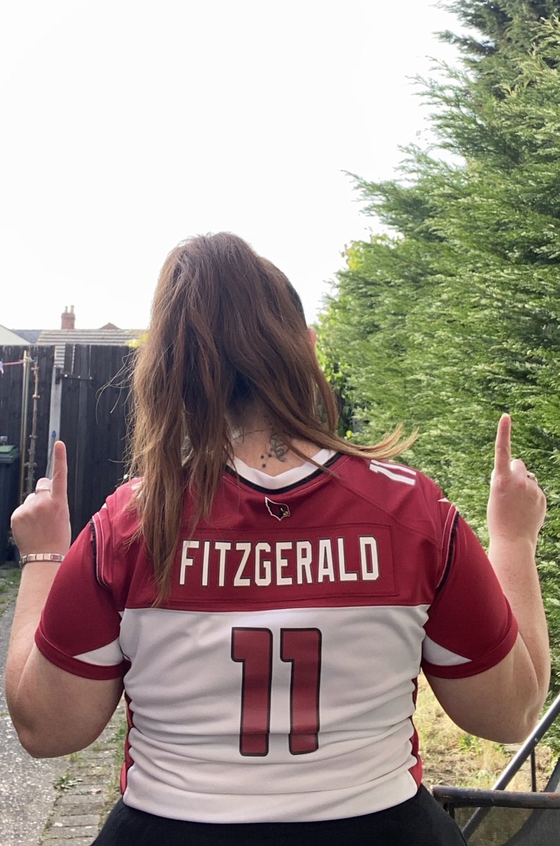 Gemeric_'s tweet photo. !!DRAFT DAY!!! Almost there...I know I’m ready! (with my cold ones in the fridge for company!)⁦🍻 We’ve had a good off-season thus far, here’s to making good, GREAT! 🙏🏼🏈 ⁦@AZCardinals⁩ ⁦@NFLUK⁩ #StayHomeStaySafe #2020season https://t.co/98MyfyHVdS