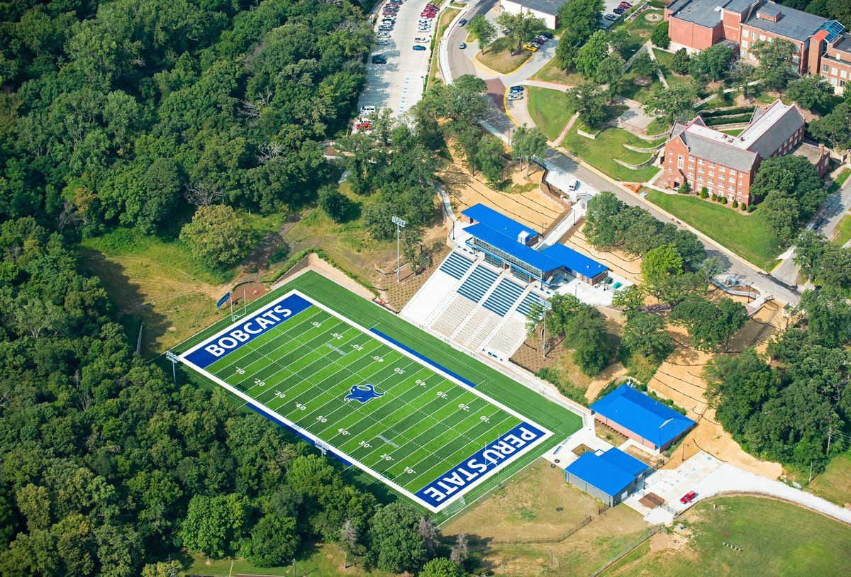 Excelspeed12's tweet photo. Congratulations to my son Tavion Wood on his offer to Peru State and Commitment to Peru State Bobcats. @CoachJam_21 @PSCFootball #GodIsGood #Daddy4Life https://t.co/qFDlBw1fpz