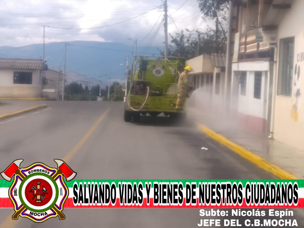#BOMBEROSMOCHA Personal de Cuerpo De Bomberos precautela tu salud, realiza desinfectaccion de áceras del Cantón, #Quedateencasa
