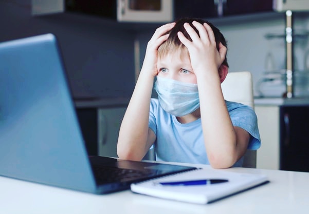 :::EDUCACIÓN VIRTUAL. ¿ESTAMOS PREPARADOS?:::
El estudiar en línea nos obliga a ser sinceros con nosotros mismos y a poner a prueba la realidad en el interés por aprender...

Por Ma. Lourdes Madrigal Mendoza.
revistafactor.com/notas-legales