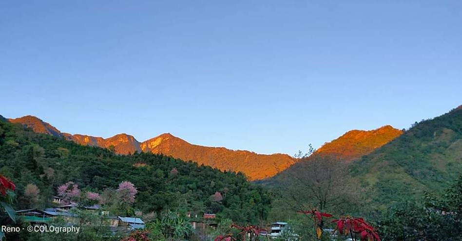 ColoMero's tweet photo. LOCKDOWN is healing our Earth. I hope and pray that God will free us humans from COVID-19 soon. And then we will live in harmony!
I LOVE EARTH!
Photo: Japfü Peak Nagaland at sunrise

@dipr_nagaland
@StateDisaster
@MyGovNagaland
@dnakhr0 https://t.co/m6D0srzjxS
