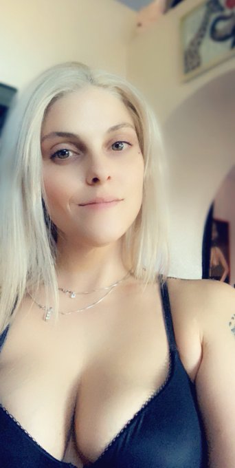 Good morning !  No make up no filter!  All natural with green eyes 💋 https://t.co/RFuvSgXuwQ<a href="/tag/adultwork"class="tags"><span>#adultwork</span></a><a href="/tag/rtgame"class="tags"><span>#rtgame</span></a><a href="/tag/cashapp"class="tags"><span>#cashapp</span></a><a href="/tag/onlyfanspages"class="tags"><span>#onlyfanspages</span></a><a href="/tag/onlyfanslink"class="tags"><span>#onlyfanslink</span></a>