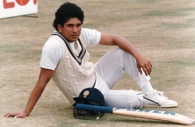 He was honored with India's highest sporting award, the Rajiv Gandhi Khel Ratna Award (1997-1998), for his extraordinary performances on the cricket field.  #HappyBirthdaySachin  @sachin_rt