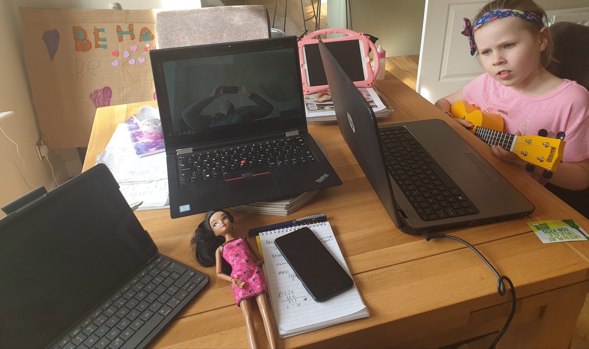 KALOM1's tweet photo. My new typical day in the office with a ukulele playing 6yr old for company 🙉 https://t.co/T0oeHeoPsX