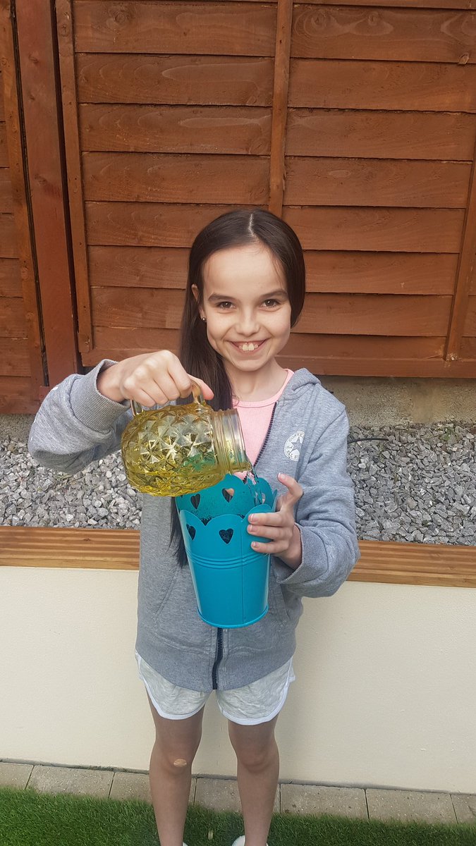 JodKing123's tweet photo. Diolch @ParcyTywyn am hedyn hudol Cari. Edrych ymlaen i weld yn tyfu. 🌱 https://t.co/NJmzhvzDsh