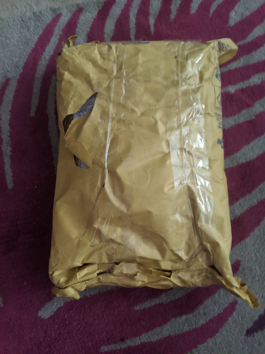 Kipz_'s tweet image. @Avon_UK Disgusted with the state of the parcel I received today from you and to find 4 items from my order missing! #poor #CustomerService #missingitems