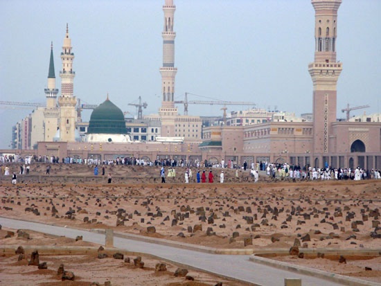 algnidh's tweet photo. آنستكم الرحمة  يا أهل البقيع .. اللهم أرحم أمي واغفر لها وتجاوز عنها واجعل قبرها في بقيع الغرقد روضة من رياض الجنة وسائر المسلمين https://t.co/W294oY87as
