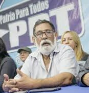 PPTOficialve's tweet photo. Presidente @NicolasMaduro
No solo hay que confinar la expansión del Covid 19, también debemos derrotar el Dólar, que anda suelto y desafiante, y no hay autoridad Civil, Militar, Policial y Religiosa que lo pare, ¿Que hacemos?

¿Invocaremos a los Poderes Creadores del Pueblo?
PPT https://t.co/vUo91LA5vW