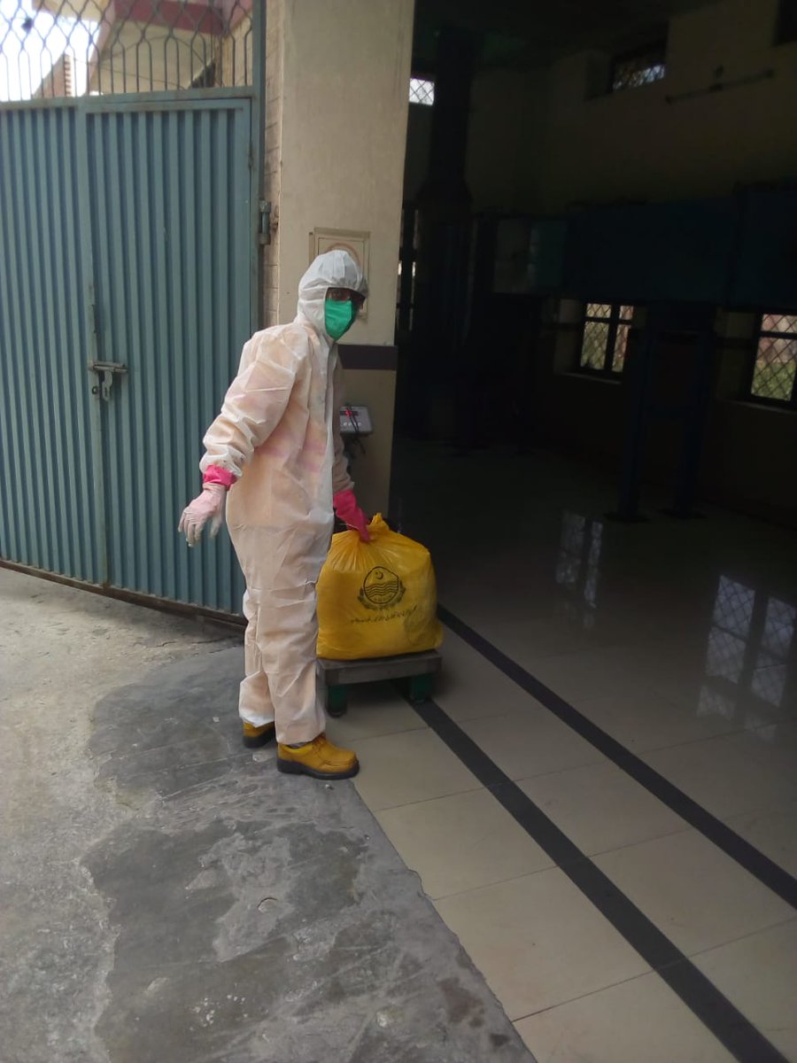 Ridafi4's tweet photo. Safe Disposal of Corona Waste is a prime measure to take during this Pandemic! 

Salute to #ARARCoronaSaviours 

#ARARServingHumanity 
#COVID19 https://t.co/fhQZt9kJSa