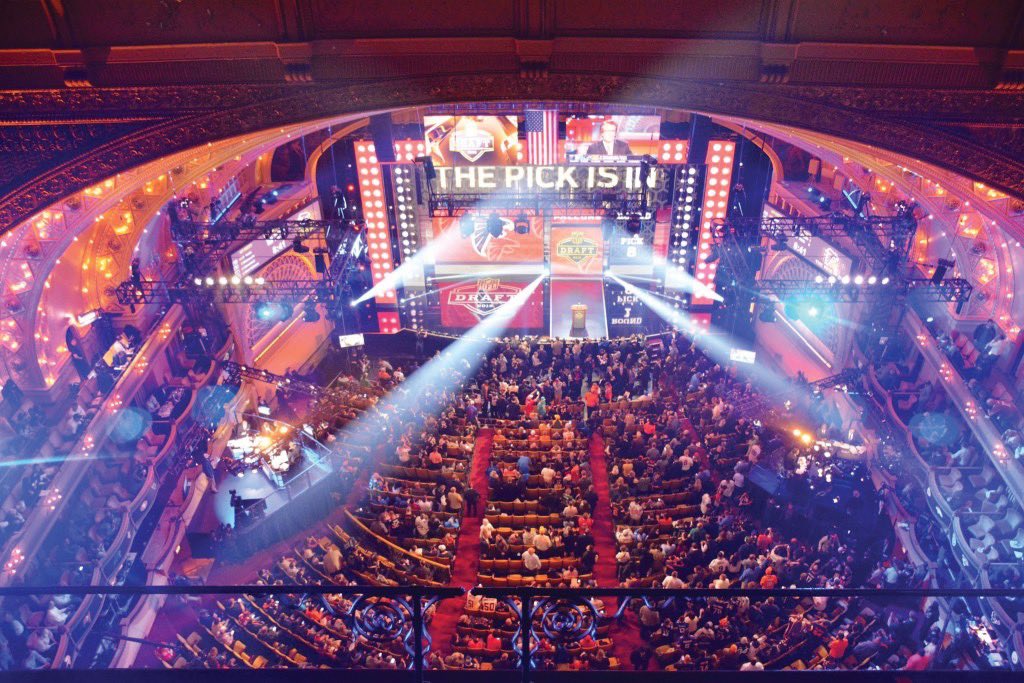 RULAKERFB's tweet photo. #TBT When Chicago was #DraftTown and Roosevelt University hosted the NFL Draft! #NFLDraft https://t.co/nIbxGhNeiX
