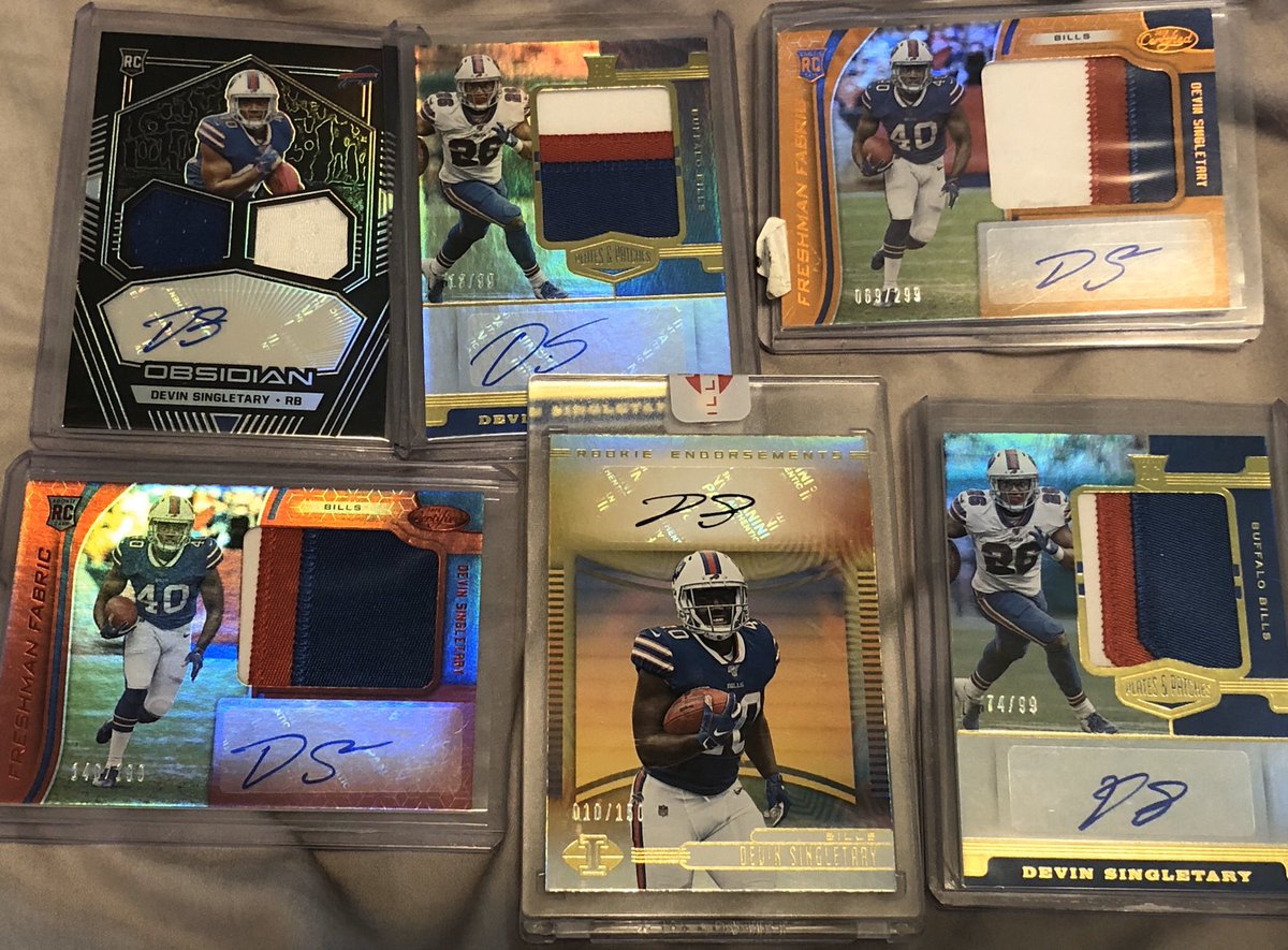 Rough_Buff's tweet photo. #draftsale Devin Singletary rookie autos- top row: 20$, 20$, 25$ bottom row: 25$, $20, 20$ https://t.co/KYgH3GFpie