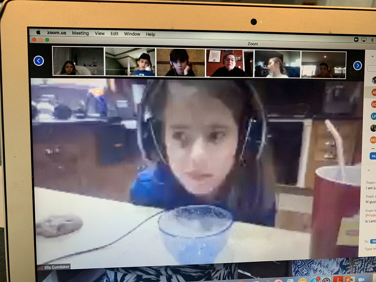 lglusko_jjc's tweet photo. It’s Lunch Time! 🍴🍕🍉🥙 second Graders  enjoyed chatting and eating lunch together today! @CatenaColts #fts4rkids #jjcsfly1920 https://t.co/TIQb7cWgmf