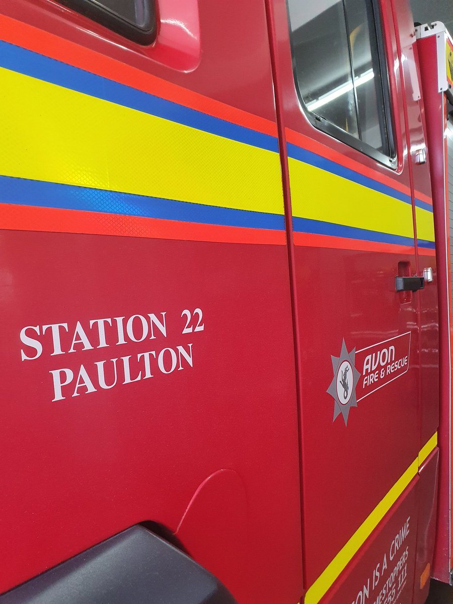AFRSPaulton's tweet photo. Our crew and @AFRSBath attended a medical emergency this afternoon where we made use of our additional PPE provided to us to deal with any potential Covid-19 situations. The casualty was handed over to the @swasFT paramedics on scene. #AvonFire #OneTeam #COVID19 https://t.co/USK1juSQvx