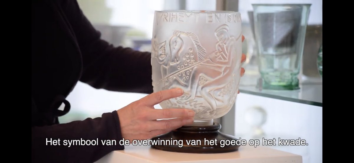 glasmuseum's tweet photo. In het kader van @MuseumweekNL  maakte Landschap Erfgoed Utrecht / @UtrechtAltijd een eerbetoon aan de vrijheid met de Bevrijdingsbokaal (1945) van A.D. Copier. Conservator Hélène Besançon neemt u op de naamdag van St. joris mee in een leeg museum. https://t.co/uEKkWQbCfO https://t.co/YkUBVbKDcD