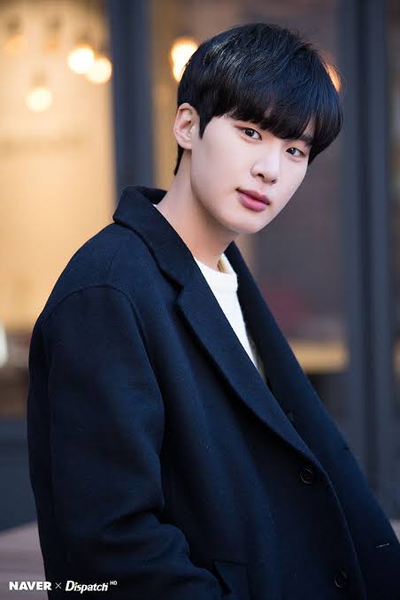 gitadwichayani's tweet photo. Nonton itaewon class ku lebih terpanah pa ni laki2 krna sekilas bahkan mirip seokjin. Serasa liat seokjin main drama 😂😍 https://t.co/hv9c06FUbF