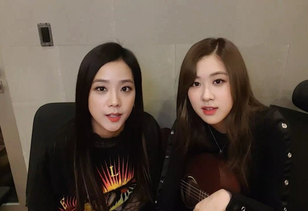 a thread of my favourite moments on this chaesoo vlive 