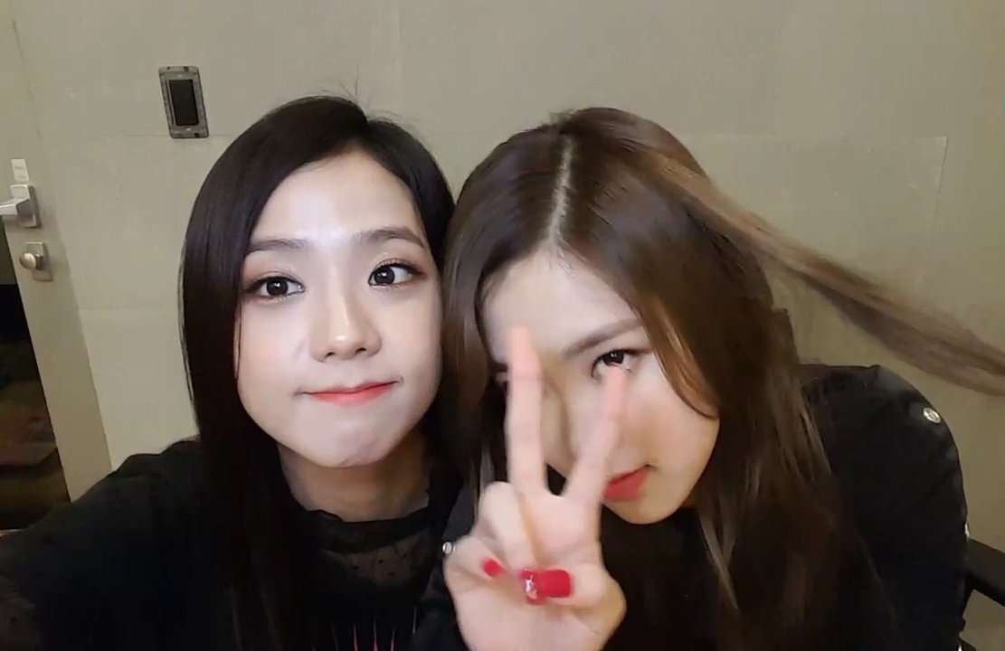 a thread of my favourite moments on this chaesoo vlive 