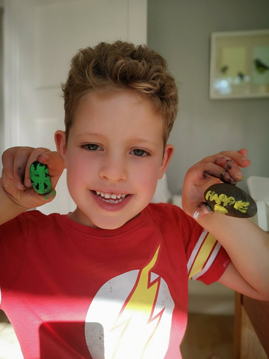 GleavesKatie's tweet photo. Working through those Corona-emotions! Eleanor had a go at synonyms + antonyms whilst Tate drew emojis + wrote his feelings. They then painted these feelings onto pebbles! ✍🏻🎨🖌️ @GreenwaysPri @vwrightteach @mrs_fairbairn https://t.co/CIjLx8cW0F
