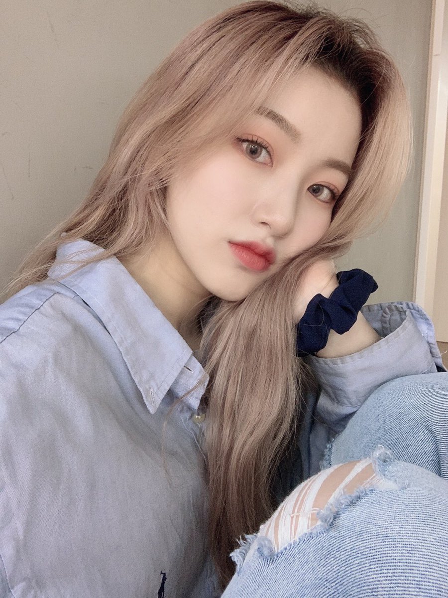 Kpop3Jessi's tweet photo. °• Youi Da DreamNote está Comemorando Seu Dia Hoje e Eu Quero Desejar todo Sucesso do Mundo pra Essa Princesa linda e que Ela Cresça Mais e Mais No Mundo da Música, Parabéns Meu Amour!♥️🎂🌼
#아이엠이코리아 @iMe_Dreamnote
#YOUI #DreamNoteYOUI⠀
#HappyBirthday #생일축하합니다 https://t.co/ozA2B1yrJ4