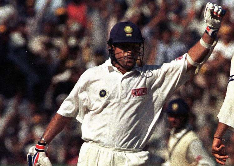 In the 1st Test in Chennai of their 1999 tour of India, Pak had set a target of 271 runs.India were soon reduced to 86 for 5. Despite the odds, Sachin scored a fighting 136 runs before succumbing to Saqlain Mushtaq, after which the batting collapsed and India lost by 12 runs.