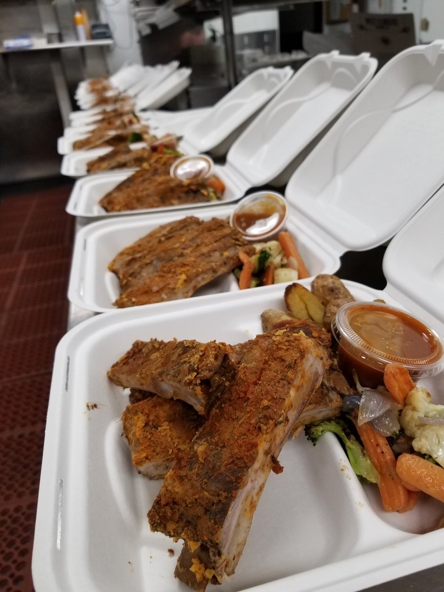 It is a pleasure to be able to support our local frontliners today <a href="/BoulderCHealth/">Boulder Community Health</a> 🙏 We cannot thank you enough for what you’re doing in our community! #FeedTheFrontLinesBoulder #COhospitalmeals #ftfboulder #wereinthistogether #lovethelocal