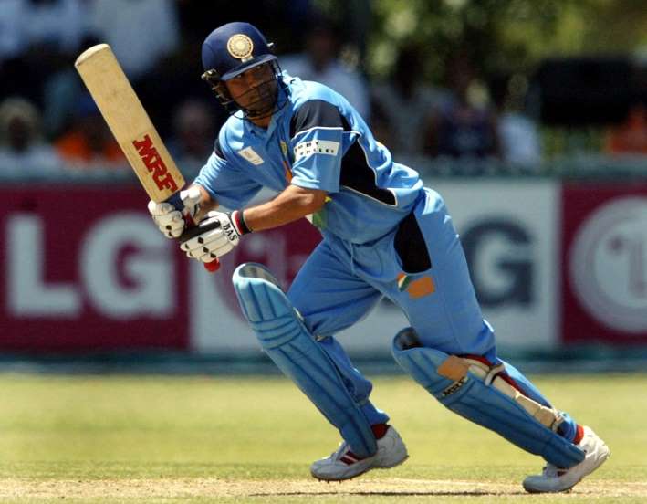 The 2003 WC was Tendulkar’s fourth appearance in the coveted title. He scored a dominating 75-ball 98 against Pakistan. One of the hallmark moments of the match was when Sachin lashed at a short-and-wide delivery from Akhtar over backward point for a six. #HappyBirthdaySachin