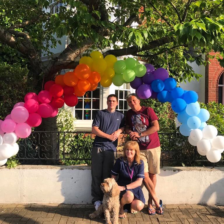 Getting ready to clap 👏🏻🌈for the @NHSuk tonight with my first attempt at a balloon arch . Proud to work for the @StGeorgesTrust as they rise to the challenge at this difficult time .