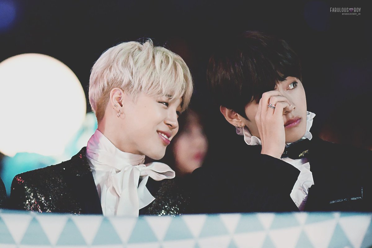 A prince who will look at you like Park Jimin..